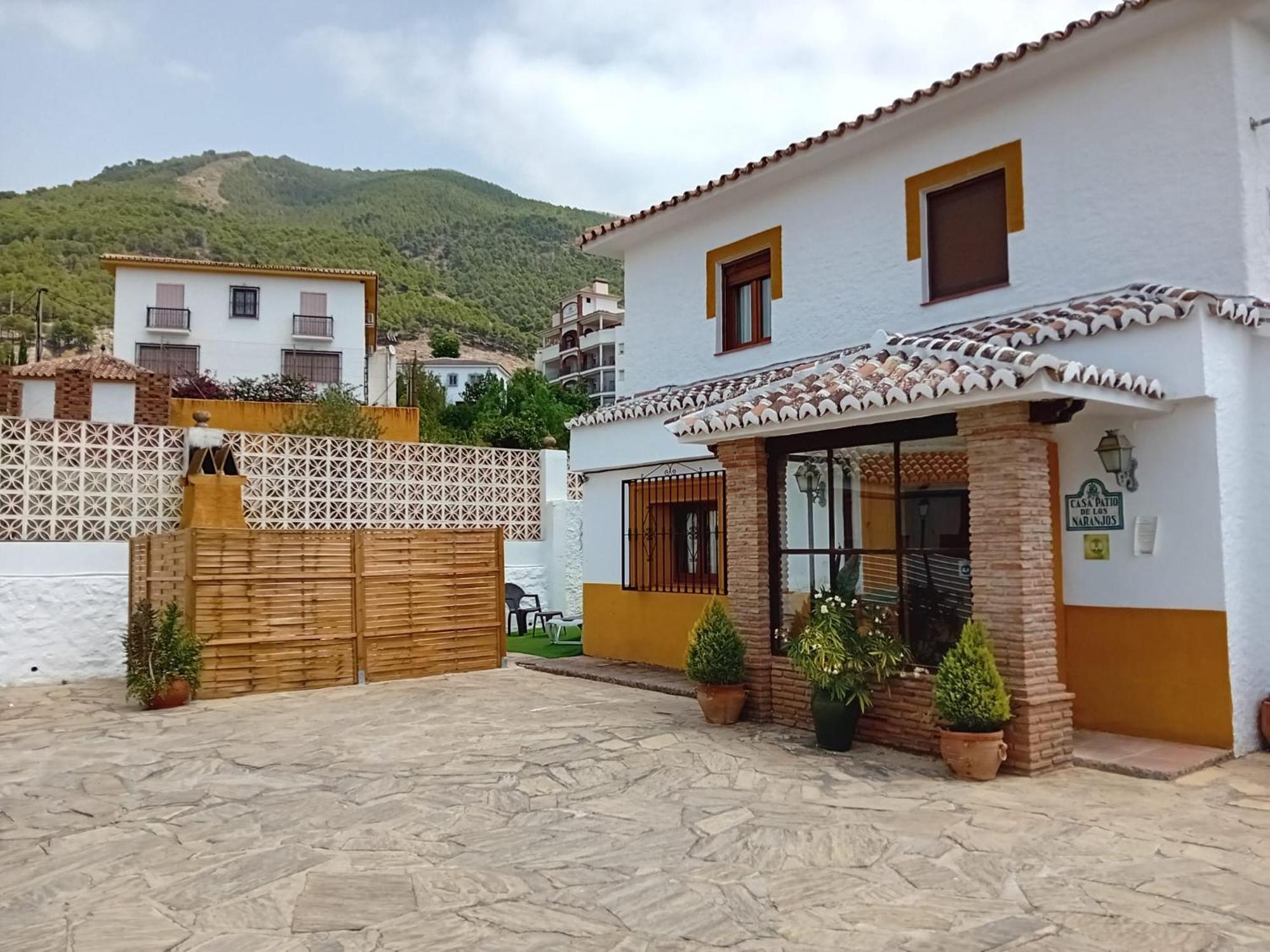 Casa Patio De Los Naranjos Piscina Privada Alcaucín Екстериор снимка